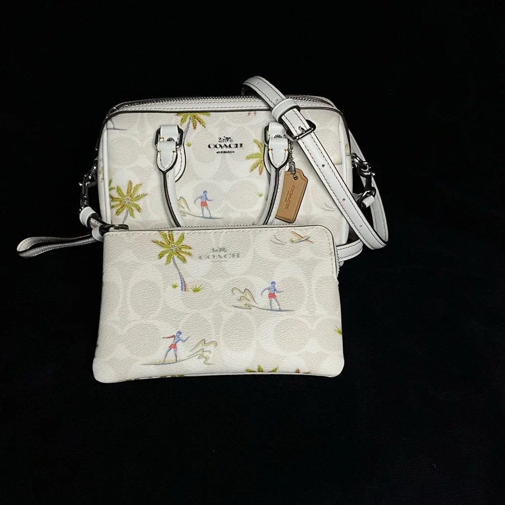 Coach Cream Wristlet with Tropical Design - Picture 5 of 5